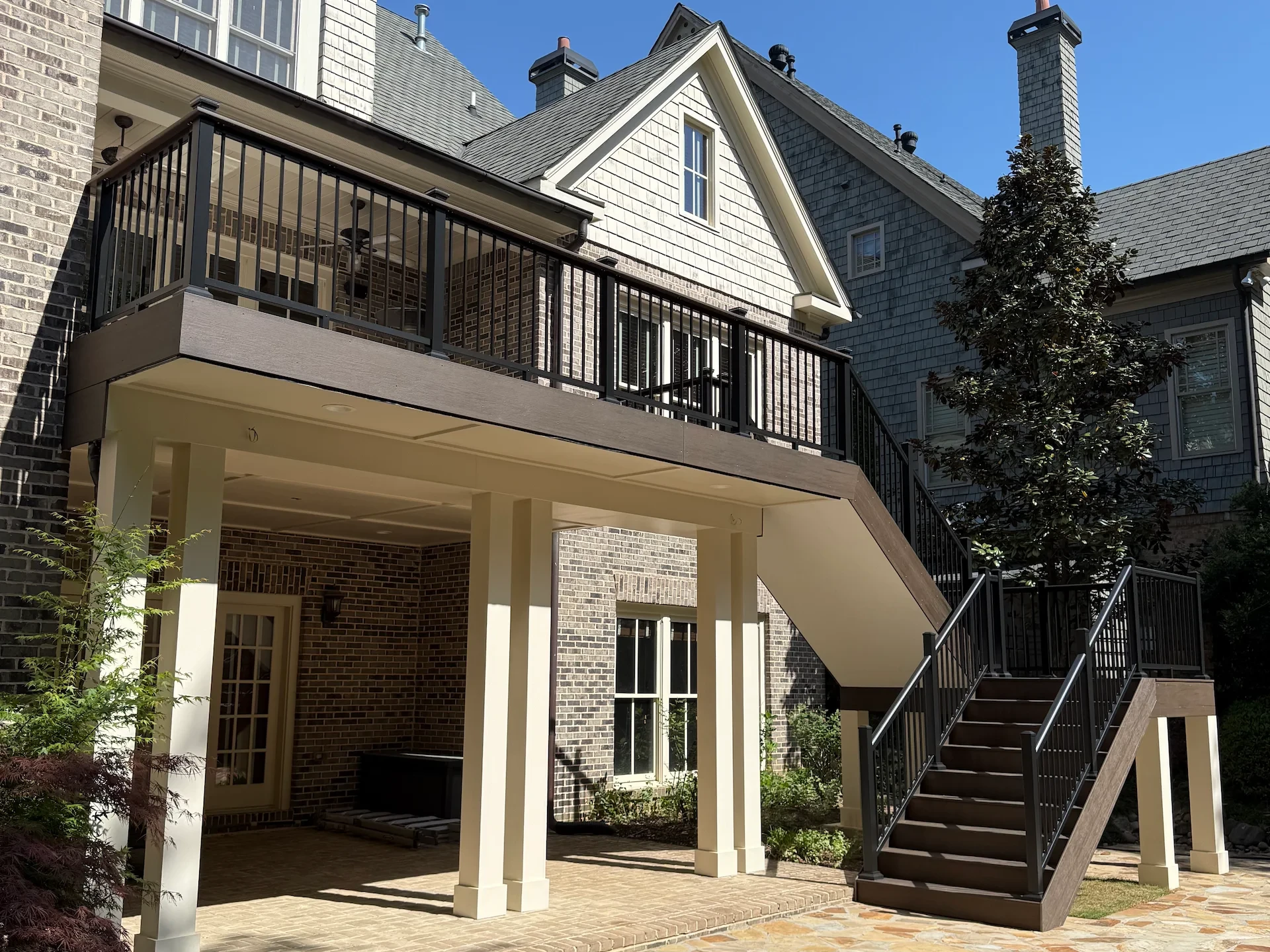 Deck with an under deck dry space